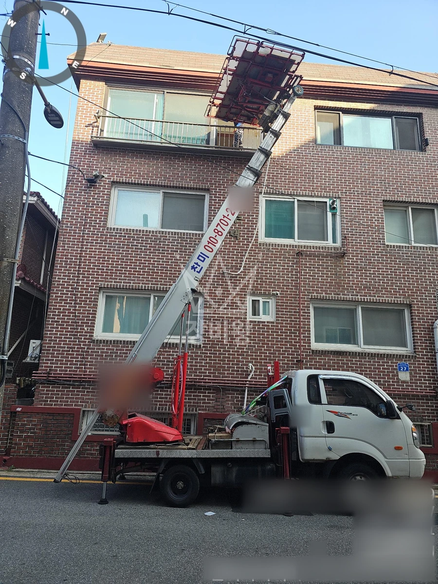 서울 송파구 송파동 1톤 사다리차 폐기물내림/자재양중 작업사진 3