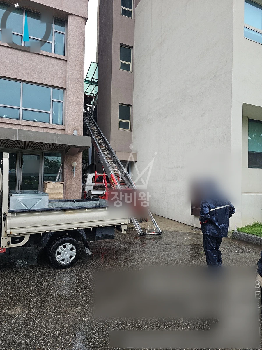 서울 동대문구 이문동 1톤 사다리차 폐기물,목자재,바닥자재 작업사진 1
