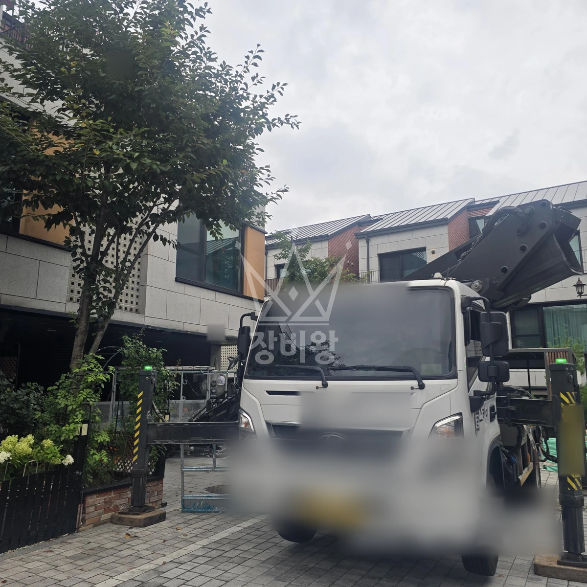 경기 양주시 옥정동 3.5톤 스카이차 태양광설치자재양중 작업사진 3