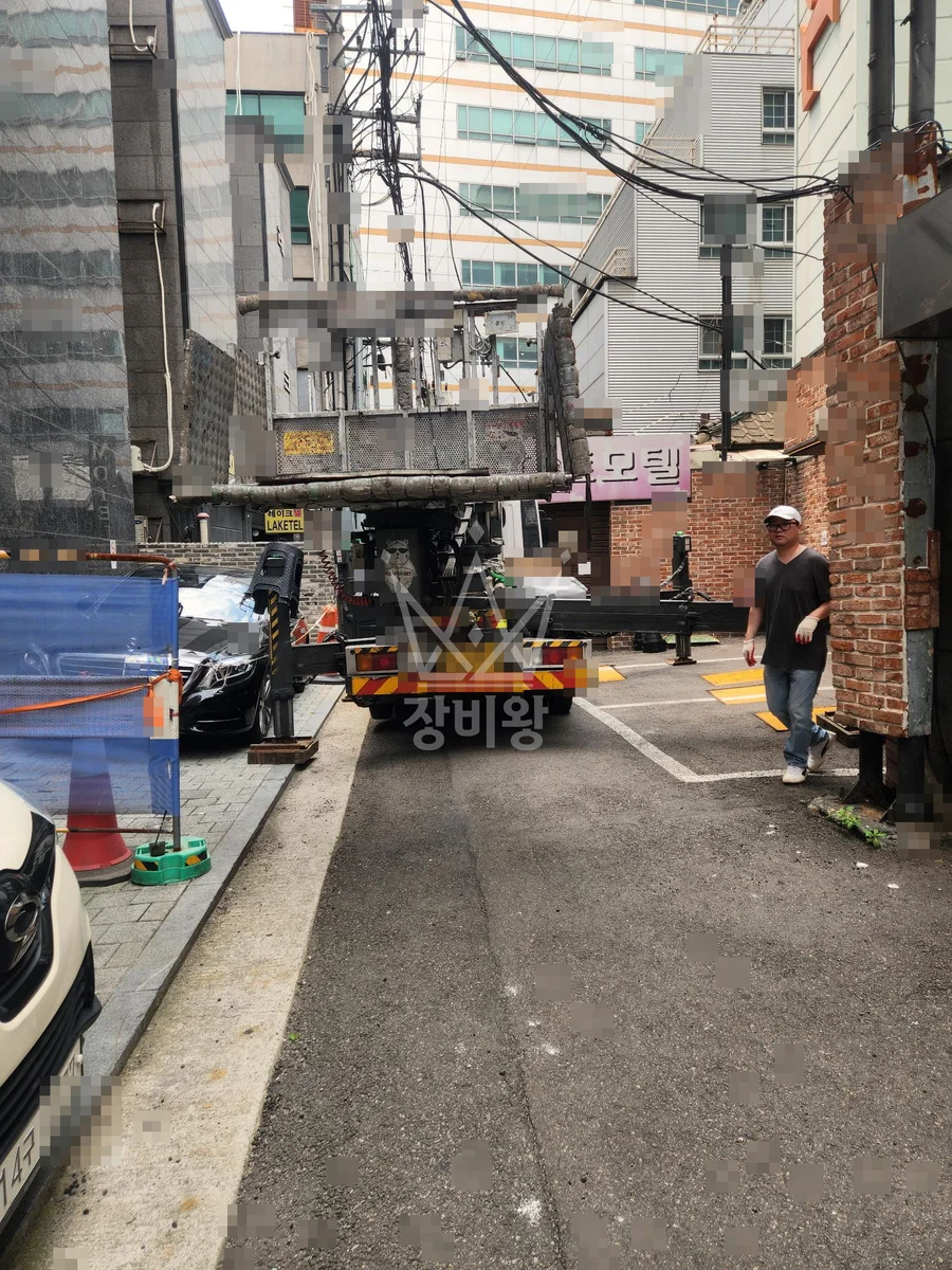 서울 영등포구 영등포동3가 3.5톤 스카이차 외벽 균열보수 작업사진 3
