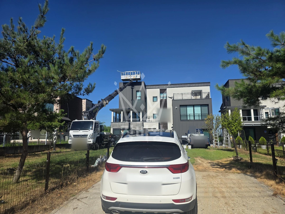 충남 아산시 음봉면 3.5톤 스카이차 태양광작업 작업사진 3