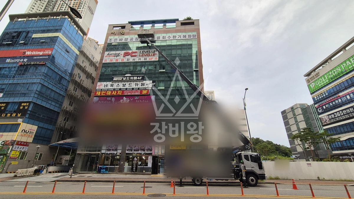 경기 광명시 일직동 5톤 스카이차 7층 외벽실리콘/처마 작업사진 2