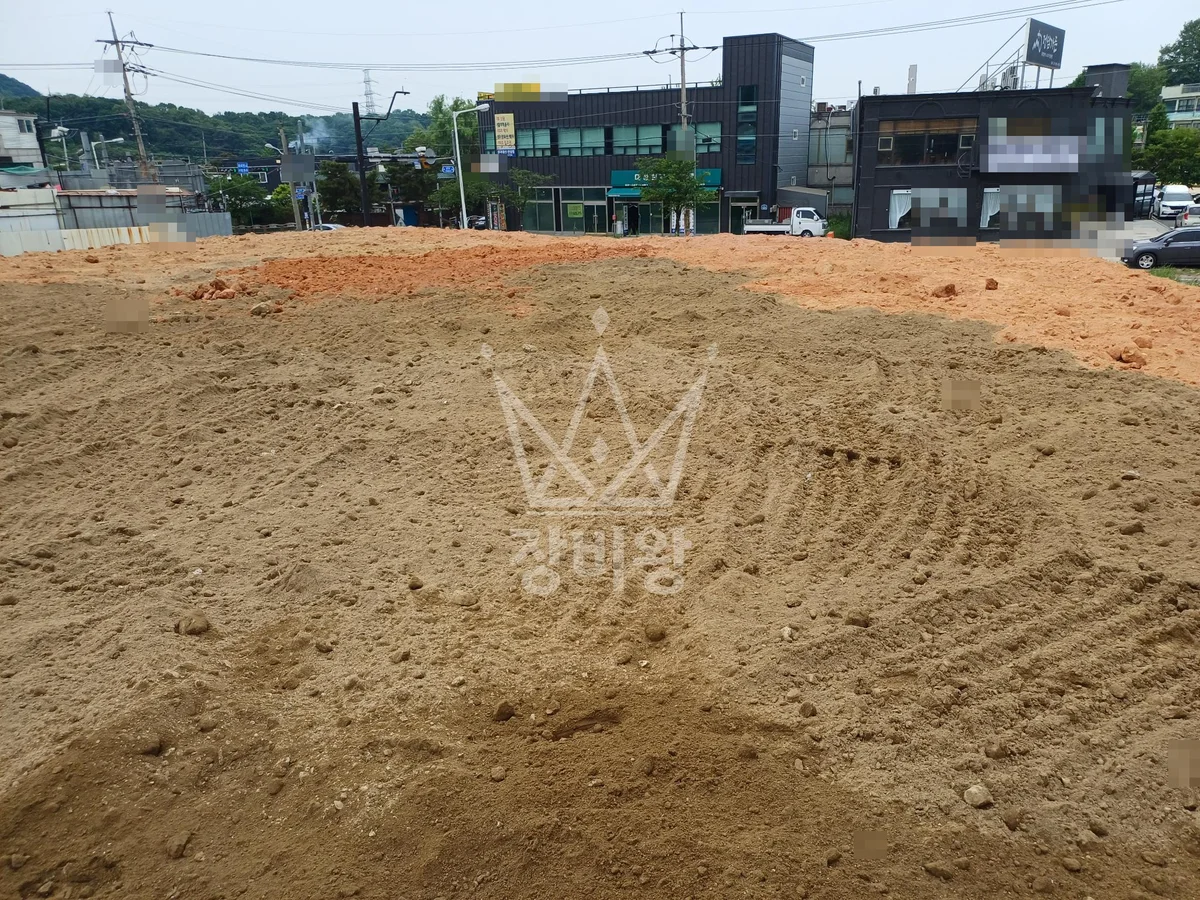 경기 고양시 덕양구 포크레인(굴착기) 2일차-1000평 소나무 식재 전 사전작업 작업사진 2