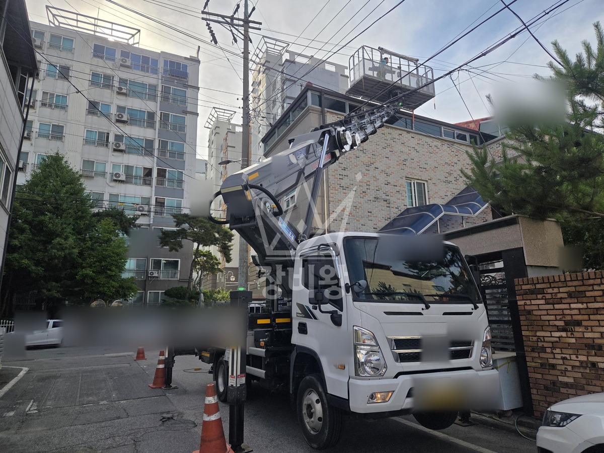 충북 충주시 용산동 3.5톤 스카이차 태양광작업 작업사진 2