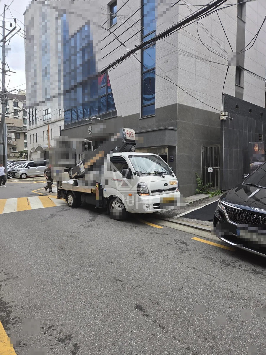서울 강남구 논현동 1톤 스카이차 작업 현장 도착사진