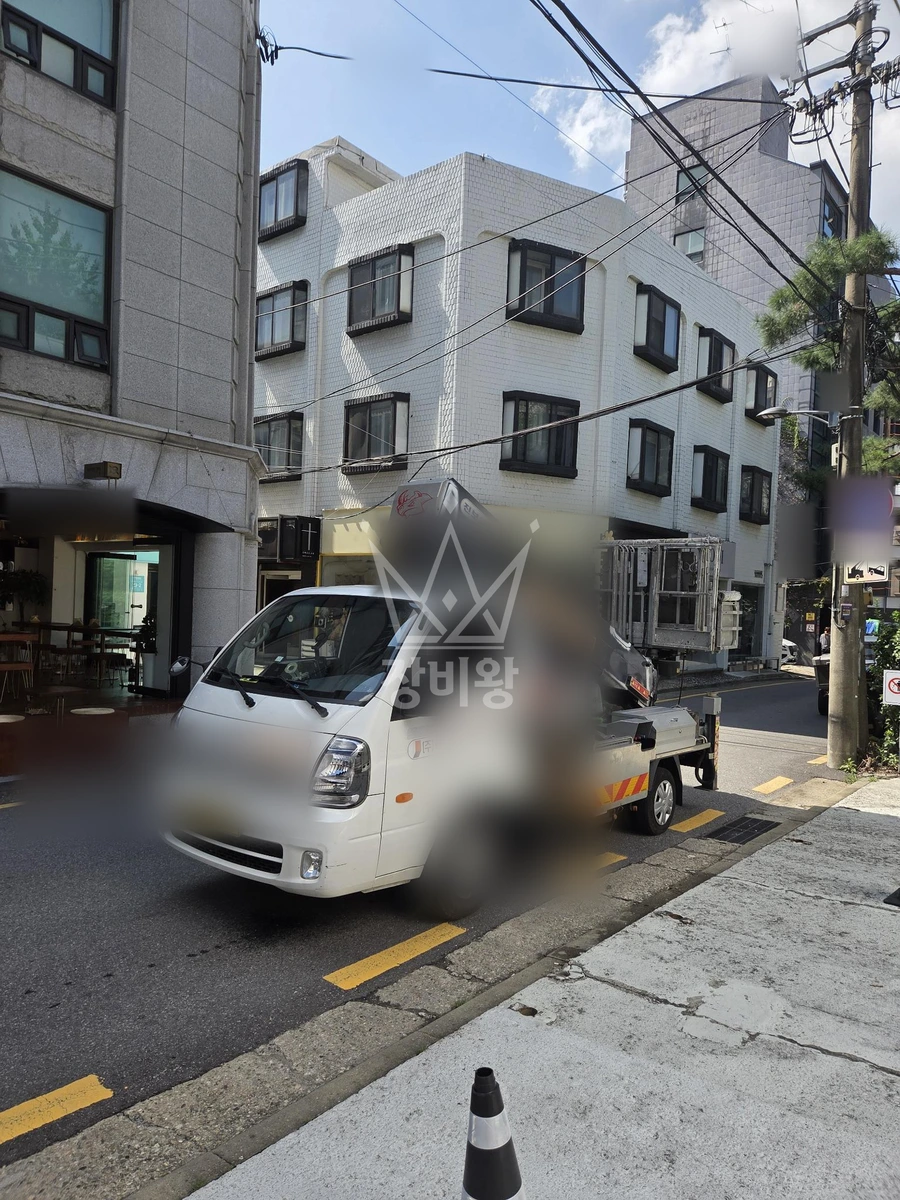서울 용산구 보광동 1톤 스카이차 작업 현장 도착사진