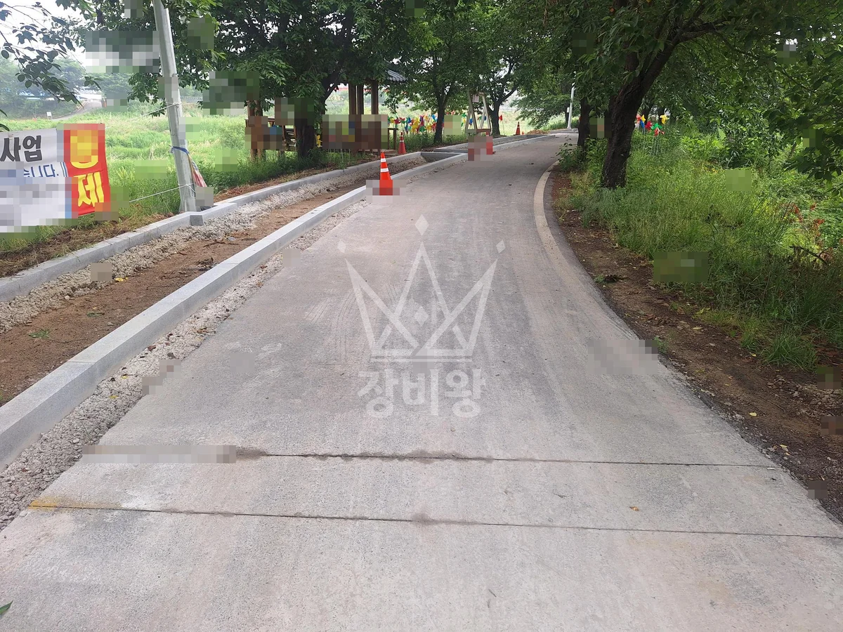 충북 음성군 감곡면 포크레인(굴착기) 전기배관작업 작업사진 1