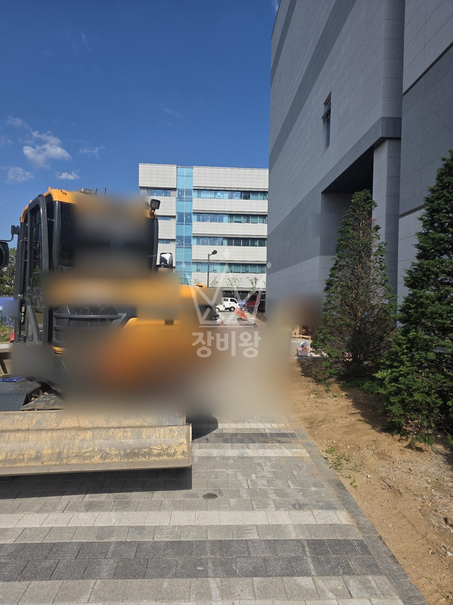 충북 충주시 용탄동 포크레인(굴착기) 전기배관 작업 및 되메우기 작업완료사진 1