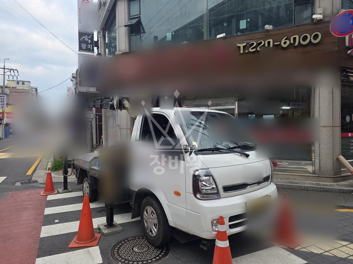 경기 수원시 장안구 1톤 스카이차 1층간판작업 작업사진 2
