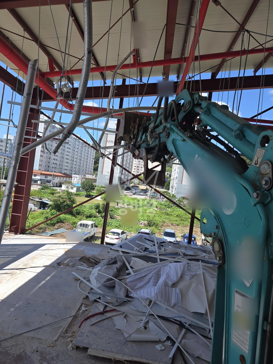 전남광주 화순군 화순읍 포크레인(굴착기) 아시바박고 내부바닥처리 작업사진 2