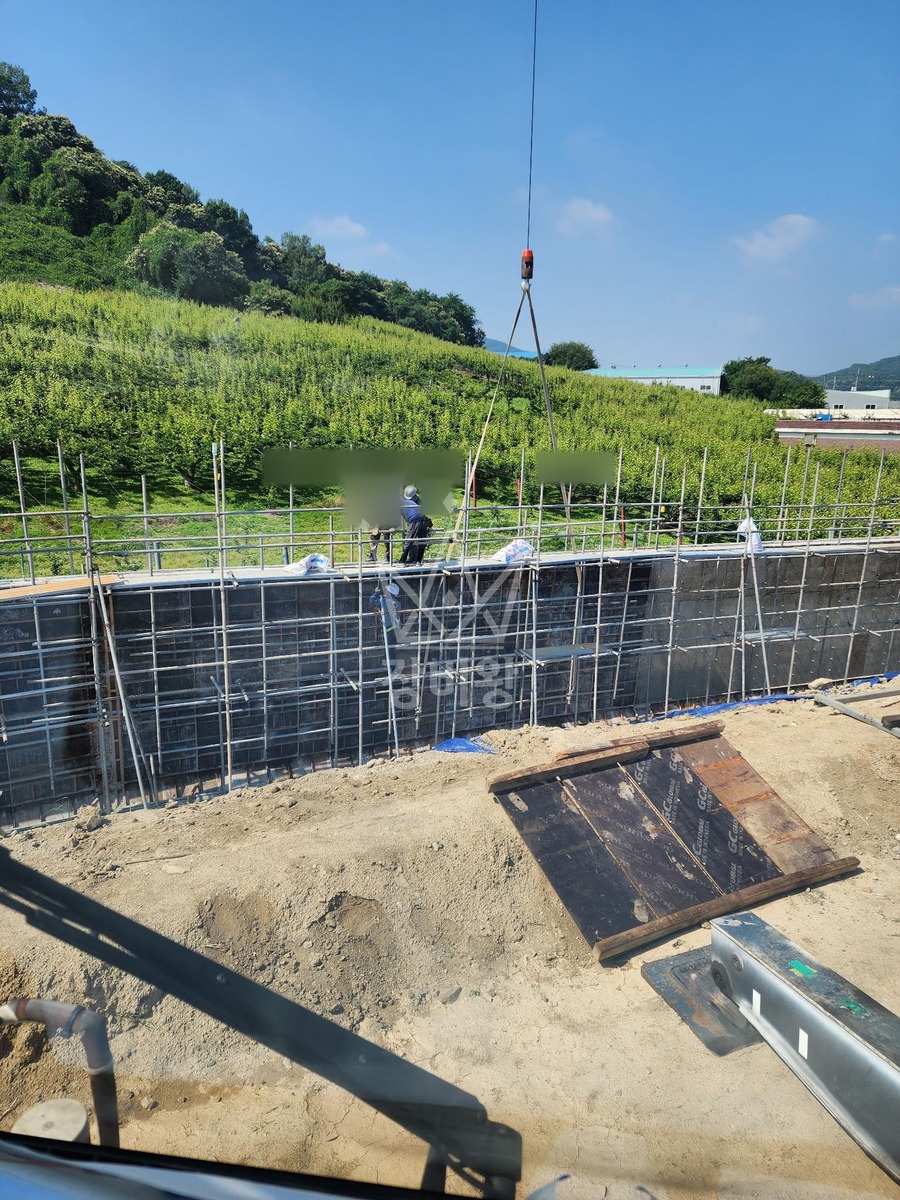 충남 아산시 음봉면 25톤 크레인 자재인양/야기리 양중 작업사진 3