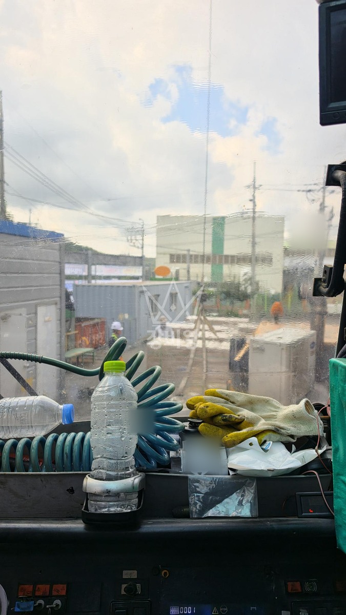 울산 울주군 두서면 60톤 크레인 태양광모듈양중 (지붕 작업사진 1