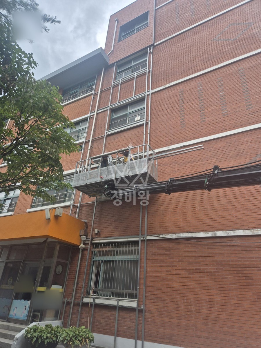경기 남양주시 평내동 3.5톤 스카이차 외부 인방 안전커버 작업 / 2대작업 작업사진 1