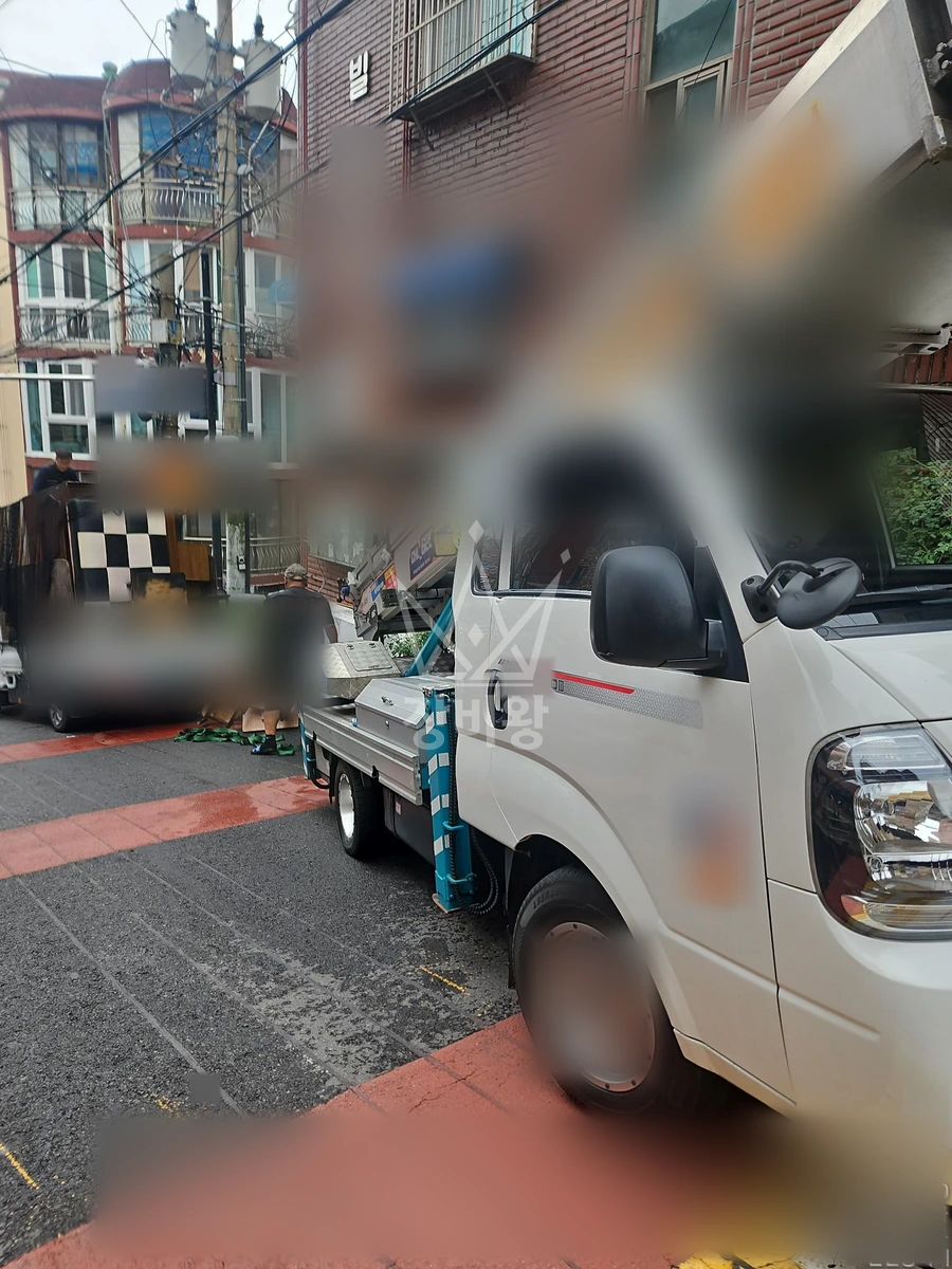 인천 제물포구 신흥동2가 1톤 사다리차 가구내림 작업완료사진 1