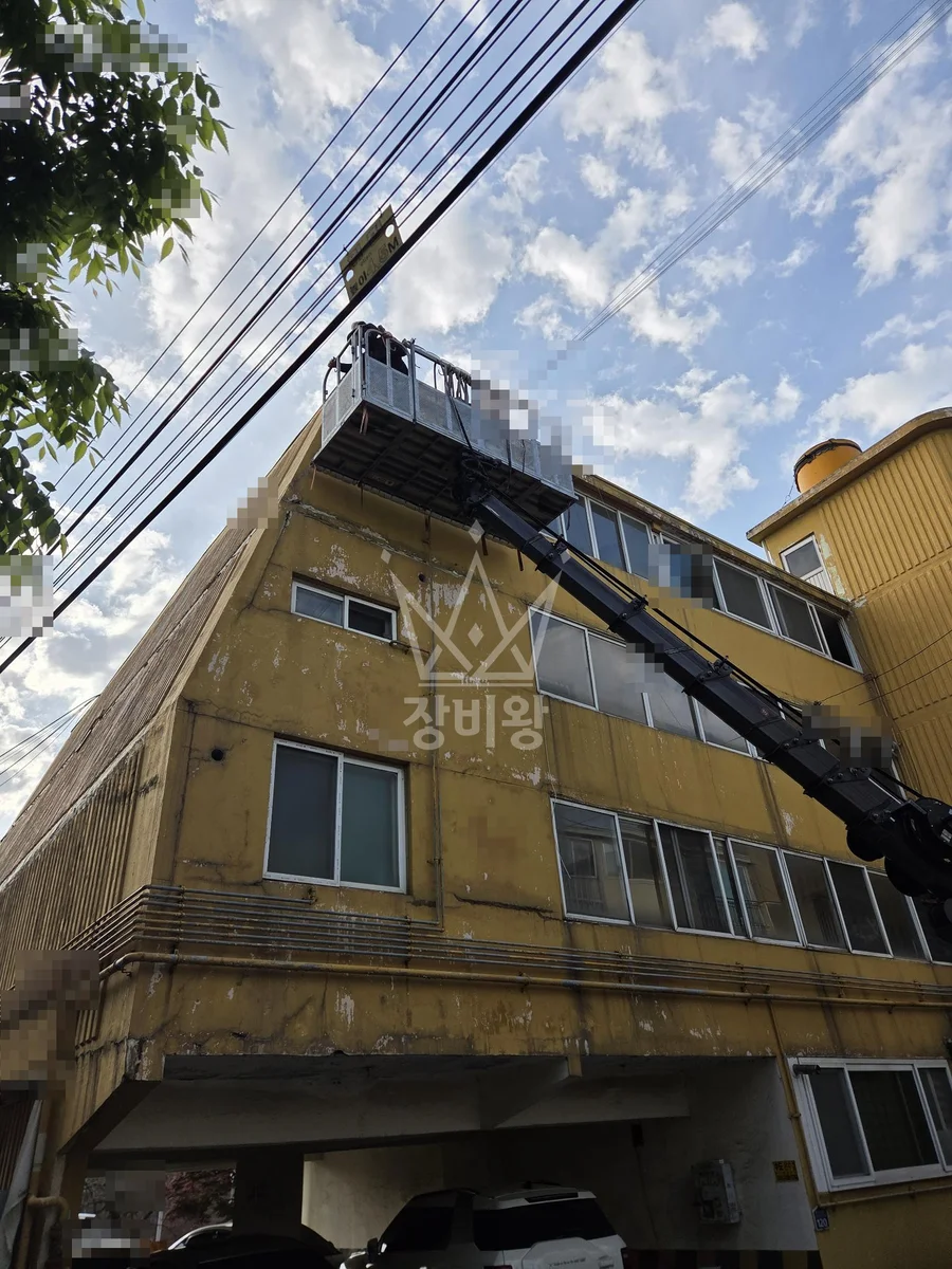 경기 김포시 통진읍 3.5톤 스카이차 빌라3층-4층 벽 크랙 작업 작업사진 1