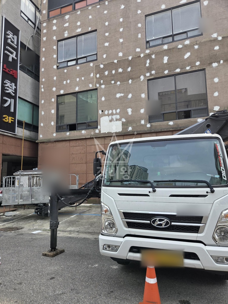 인천 연수구 청학동 3.5톤 스카이차 페인트작업 작업완료사진 1