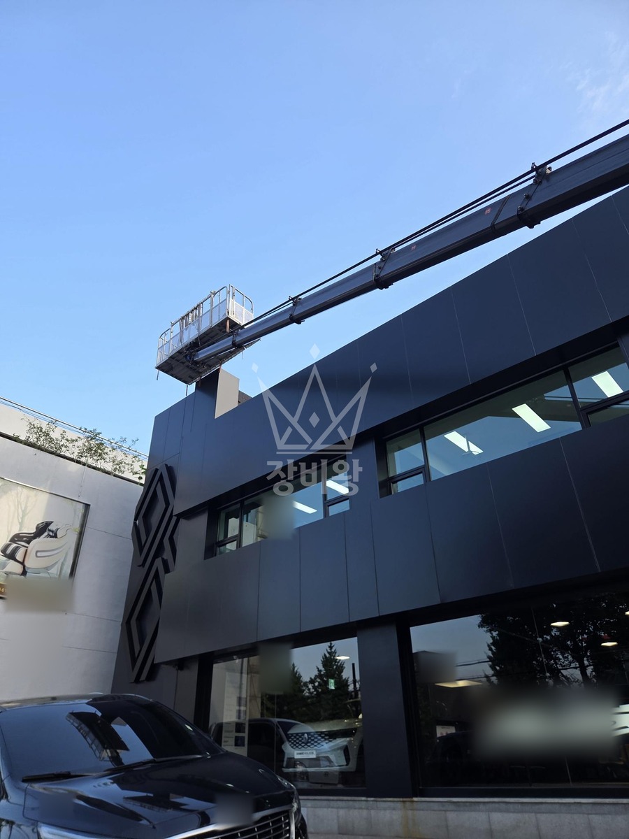 인천 남동구 구월동 3.5톤 스카이차 실리콘작업 작업사진 1