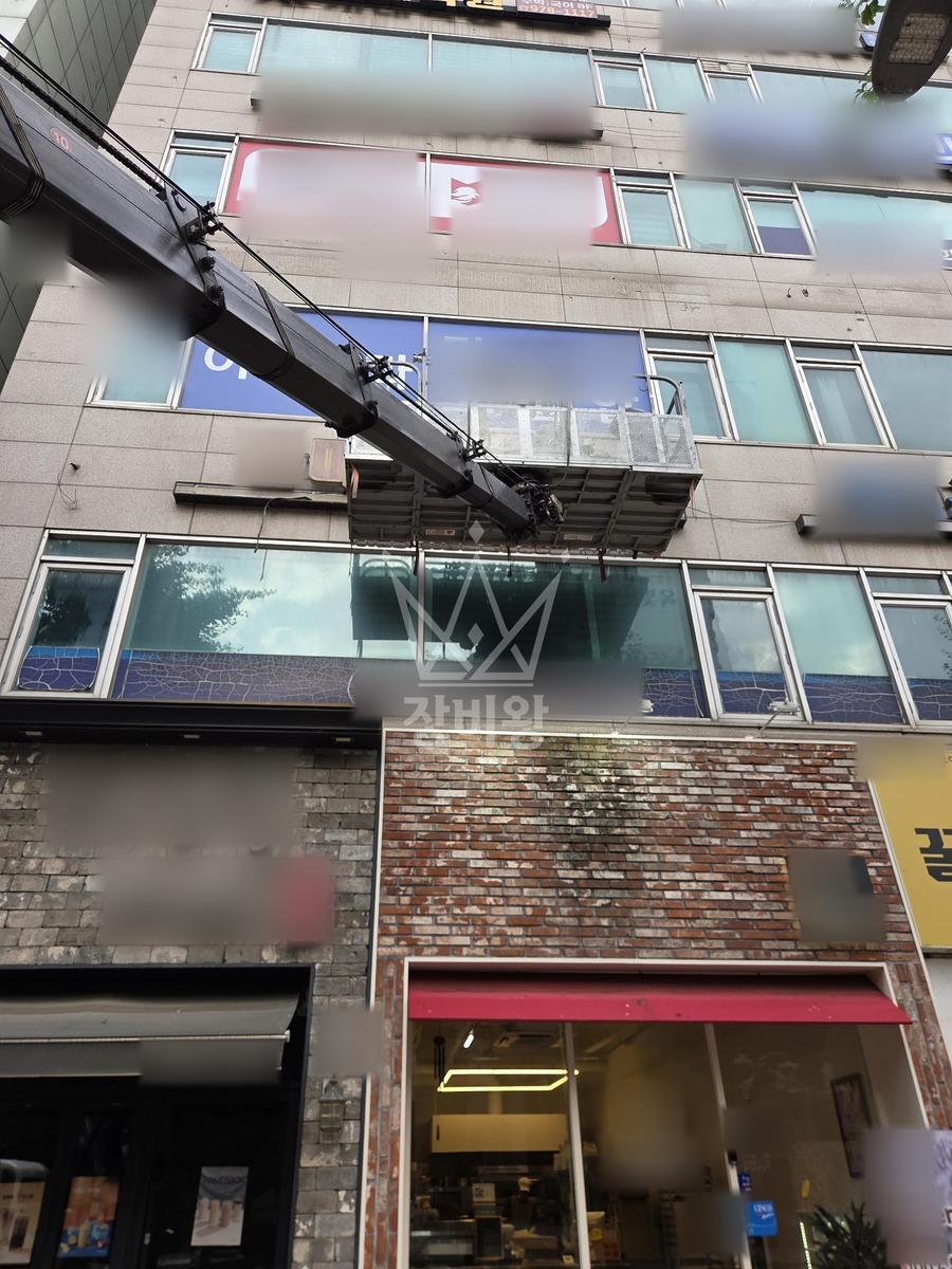 경기 고양시 덕양구 3.5톤 스카이차 간판철거 작업사진 1