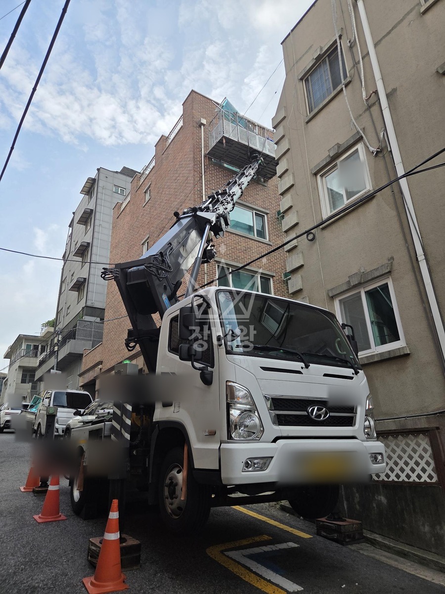 서울 관악구 신림동 3.5톤 스카이차 어닝작업 작업사진 1