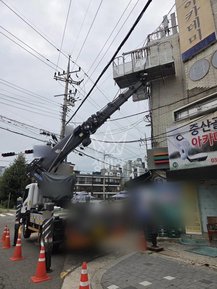 경기 고양시 일산서구 일산동 3.5톤 스카이차 외벽크렉잡업 작업사진 2
