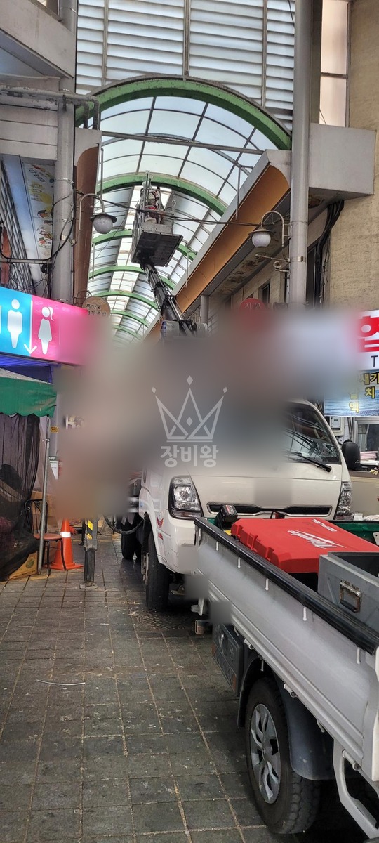 경기 이천시 관고동 1톤 스카이차 레이저설치및 기피제 작업 / 3대작업 작업사진 1
