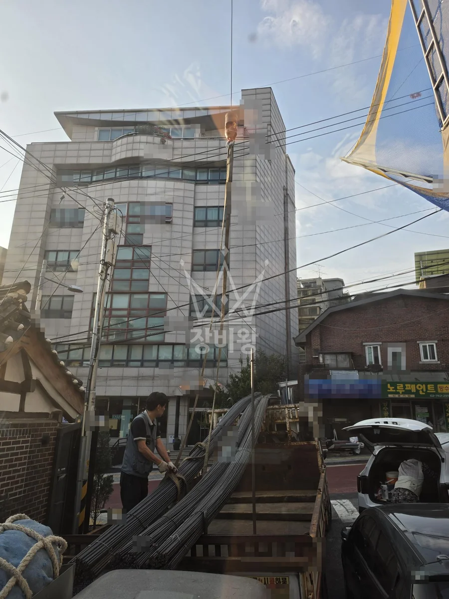 서울 성북구 삼선동5가 13톤 크레인 자재하역 작업사진 1
