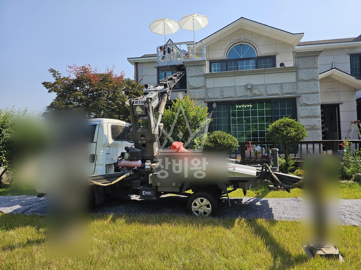 경기 동두천시 동두천동 1톤 스카이차 외벽 페인트 작업사진 2