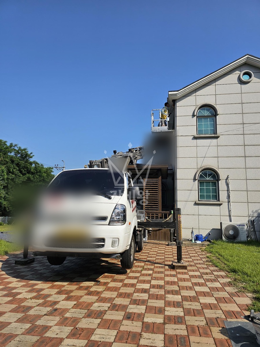 경기 동두천시 동두천동 1톤 스카이차 외벽 페인트 작업사진 3