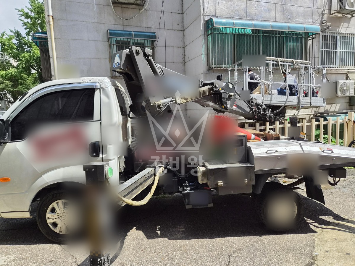 인천 제물포구 도원동 1톤 스카이차 외벽보수 작업사진 1