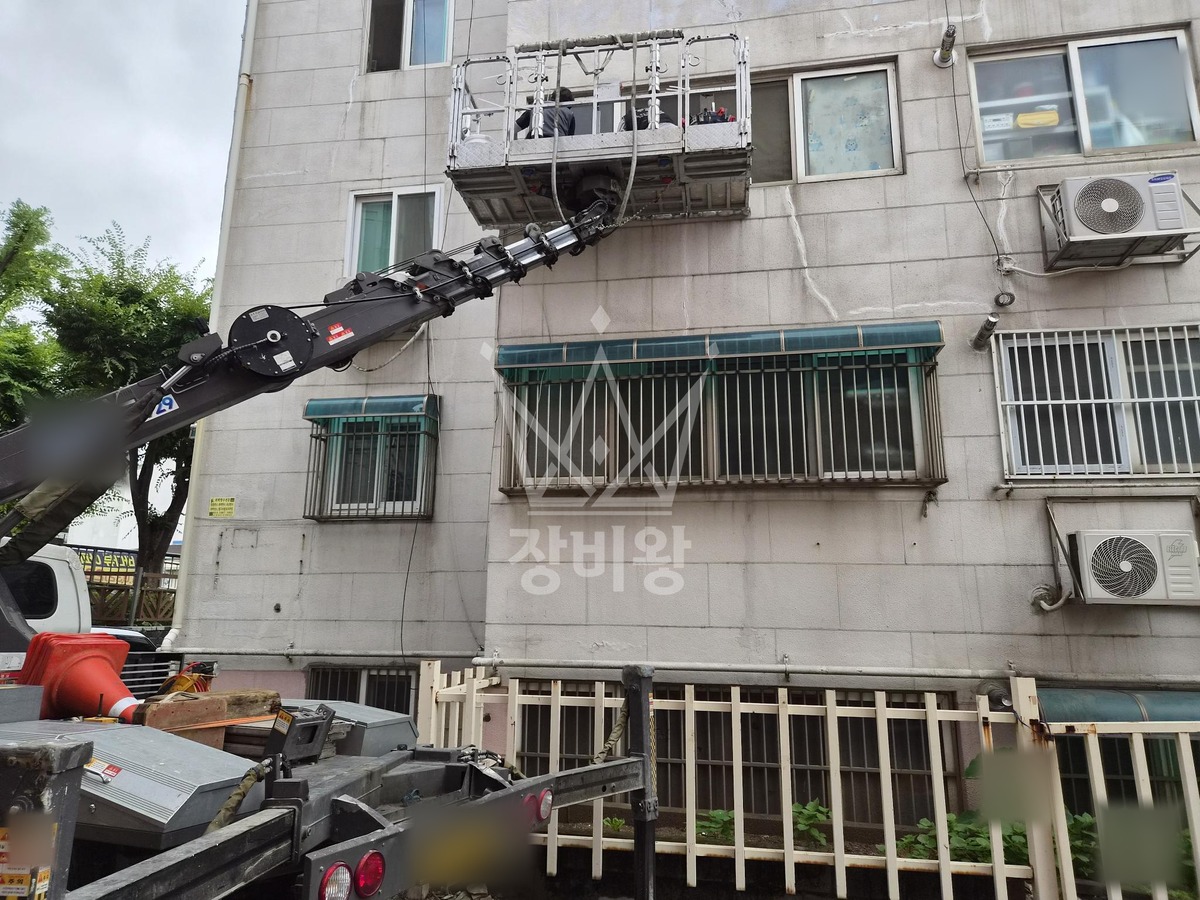 인천 제물포구 도원동 1톤 스카이차 외벽보수 작업사진 3
