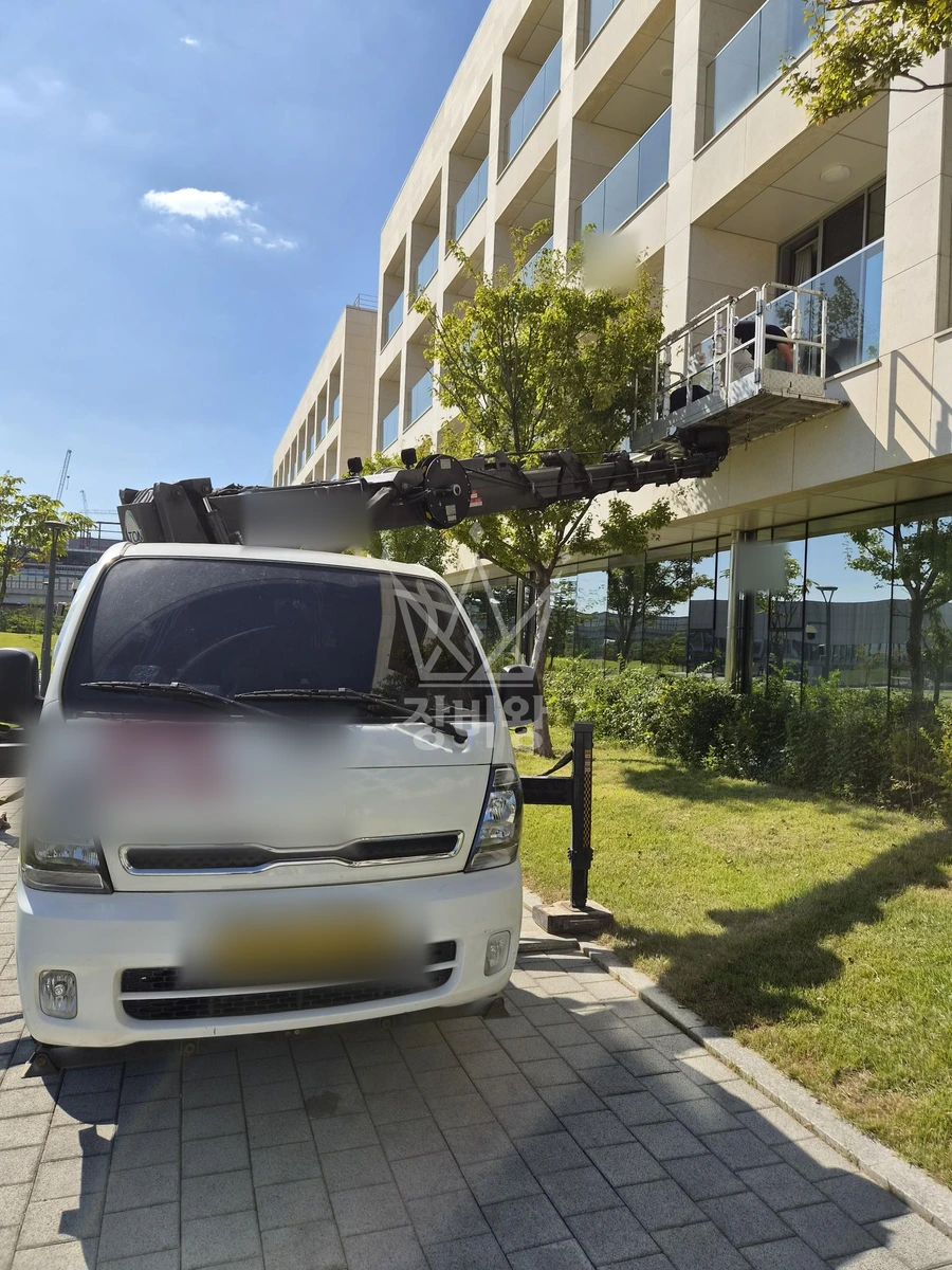 인천 서해구 청라동 1톤 스카이차 실리콘작업 작업사진 2