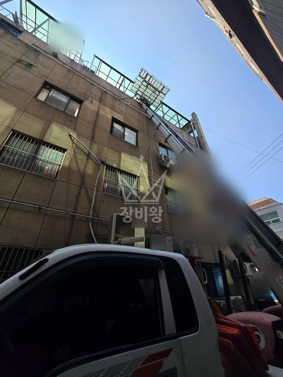 서울 광진구 구의동 1.2톤 사다리차 상하차 작업사진 1