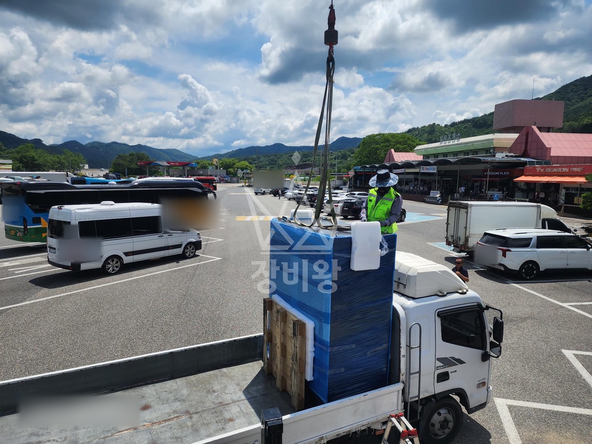 충남 논산시 벌곡면 5톤 크레인 자재양중 작업사진 3