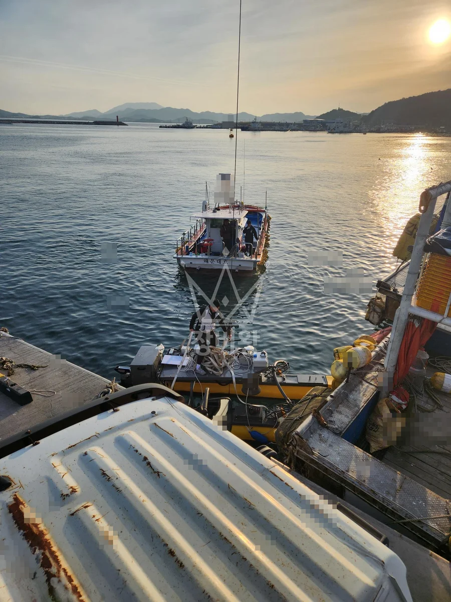 충남 보령시 신흑동 5톤 크레인 배 인양 후 이동작업 작업사진 2