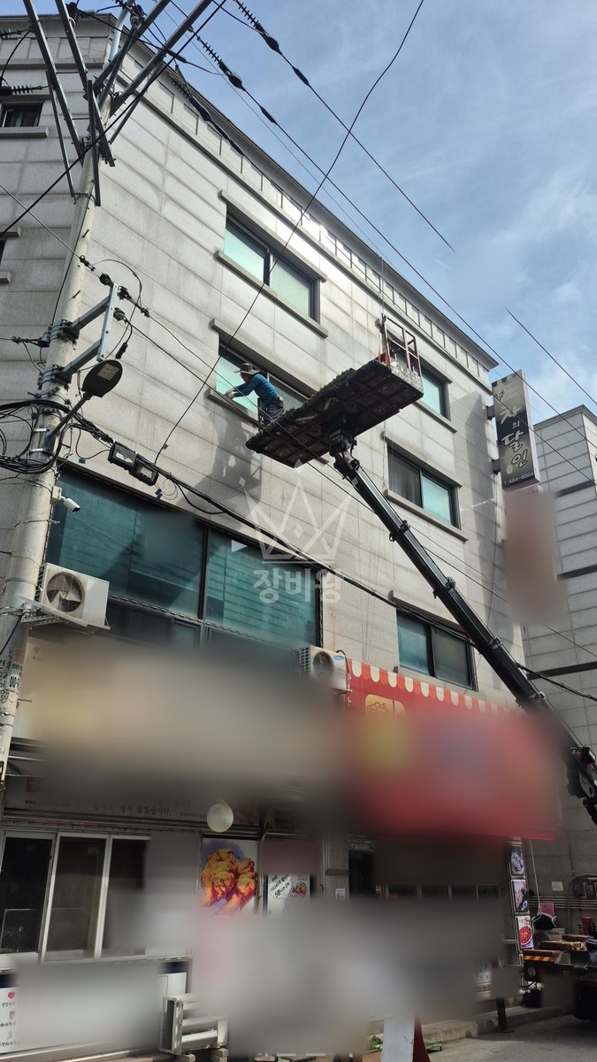경기 평택시 포승읍 1톤 스카이차 창호-실리콘작업 작업사진 2