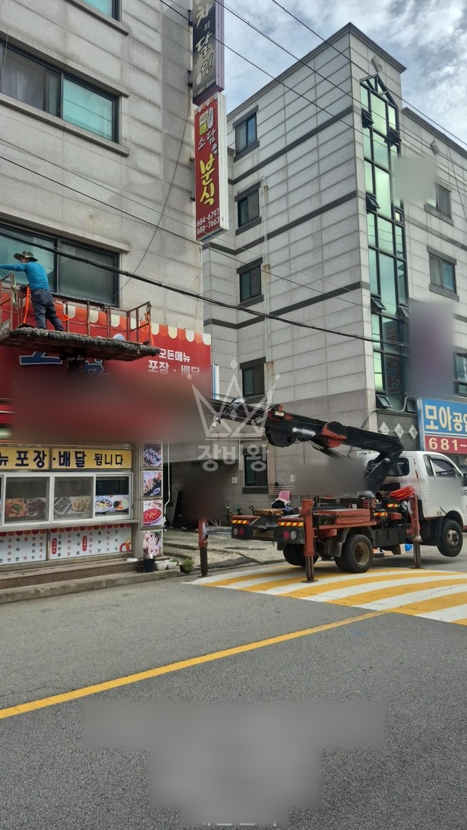 경기 평택시 포승읍 1톤 스카이차 창호-실리콘작업 작업사진 3