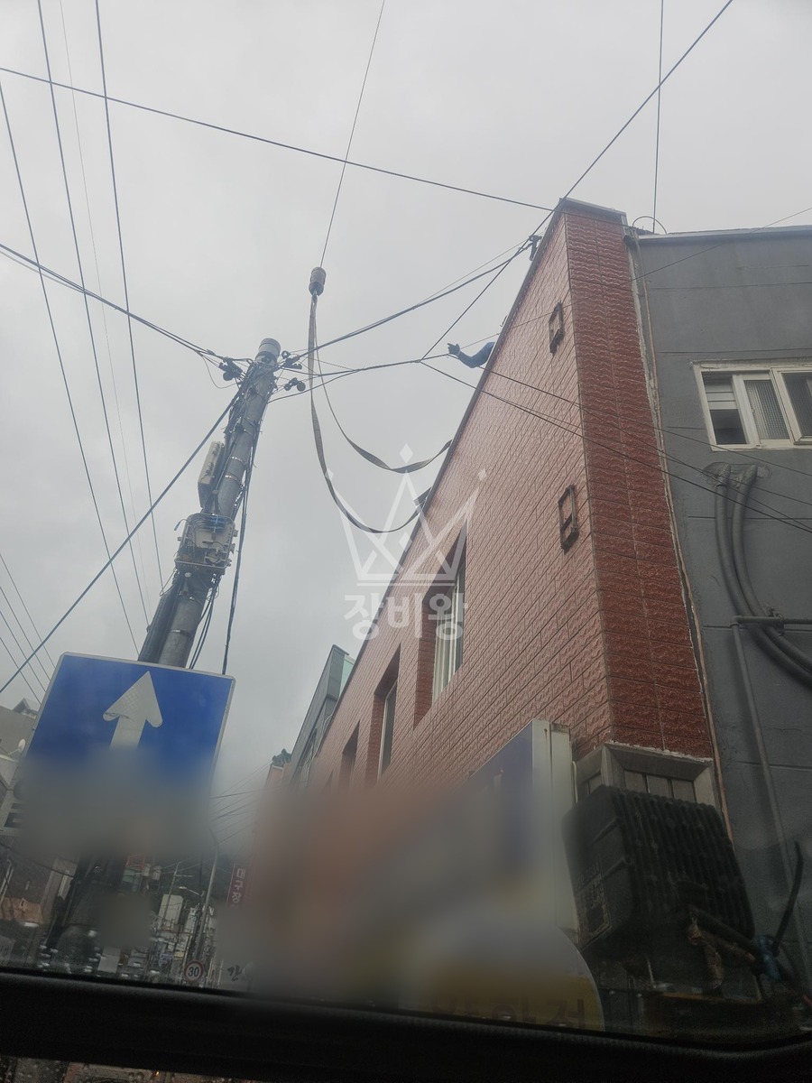 부산 해운대구 반여동 13톤 크레인 2층옥상 자재양중 작업사진 1